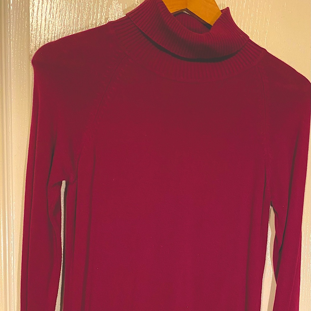 Women’s mock purpleish sweater size medium made by union square nyc